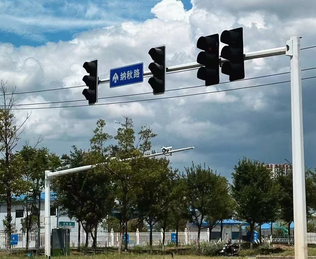 红绿灯立杆-1.jpg