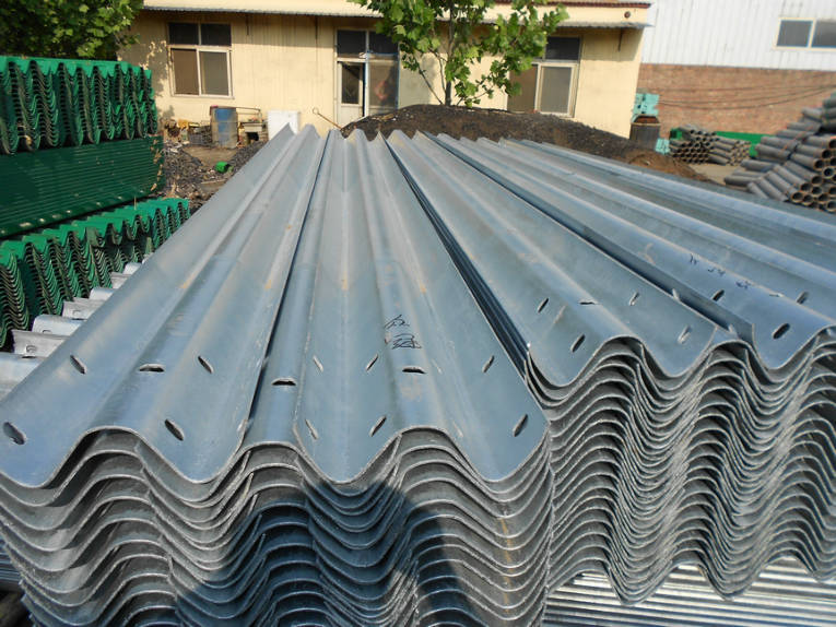 镀锌波形护栏板